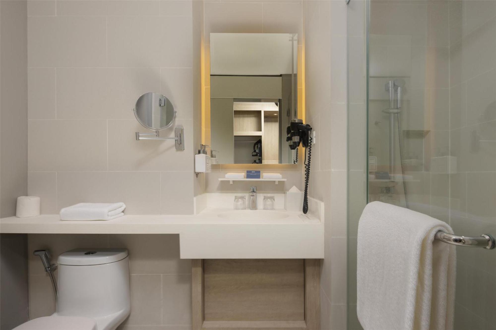 Park By Radisson North Edsa Hotel 4*