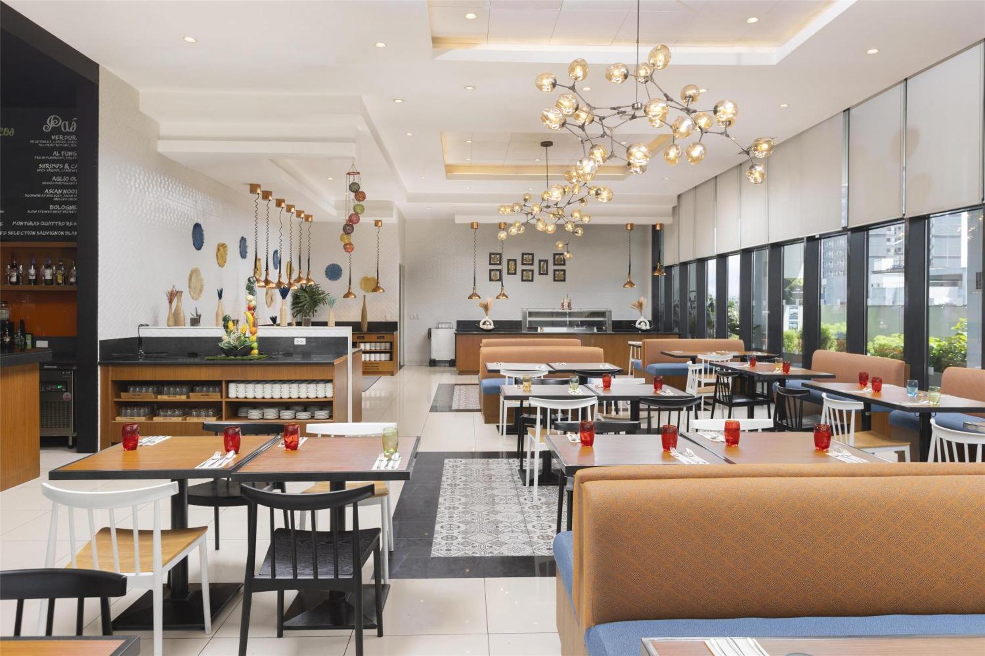 Park By Radisson North Edsa Hotel 4*
